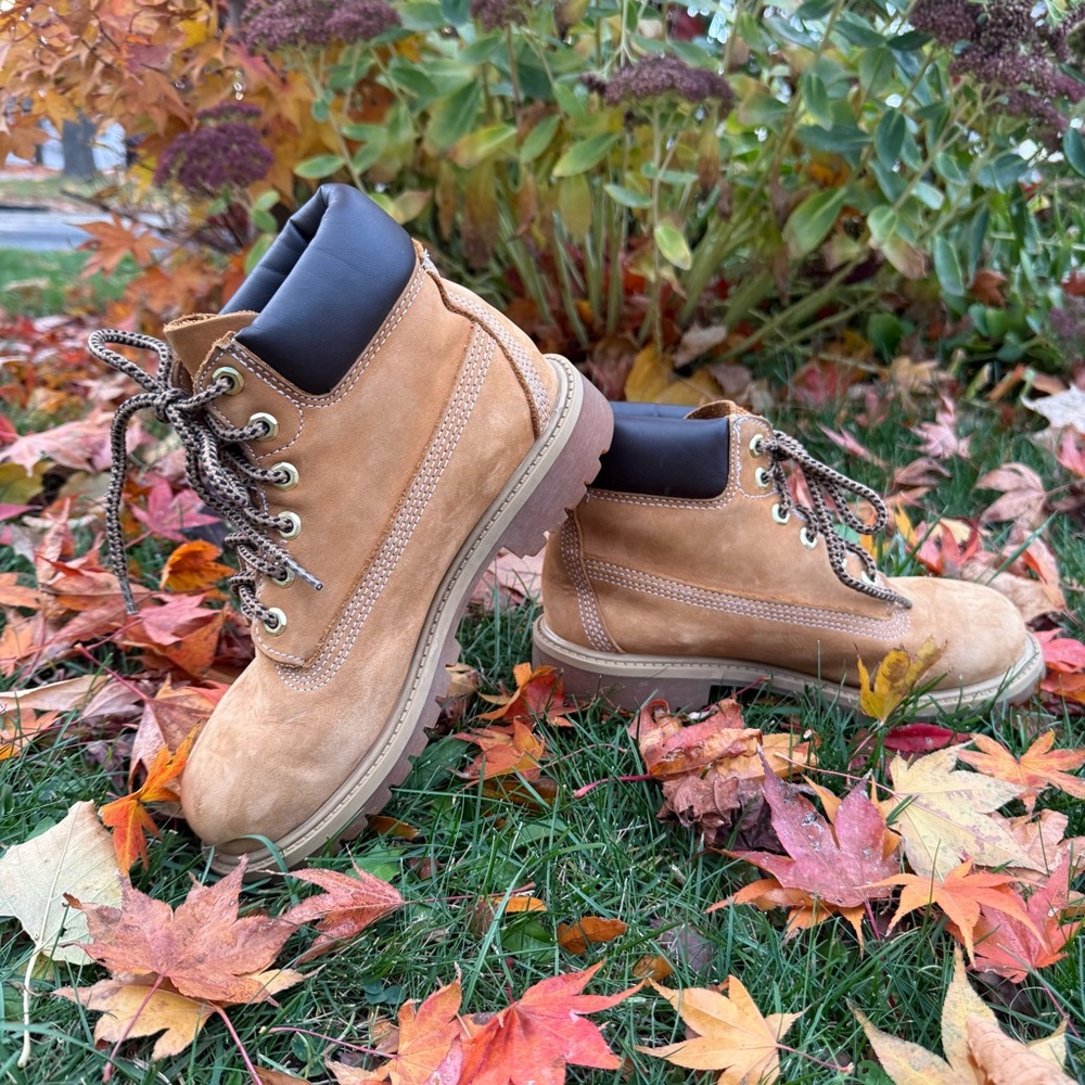 Timberland Classic Leather Boots Tan – Youth Size 3M (Big Boy)